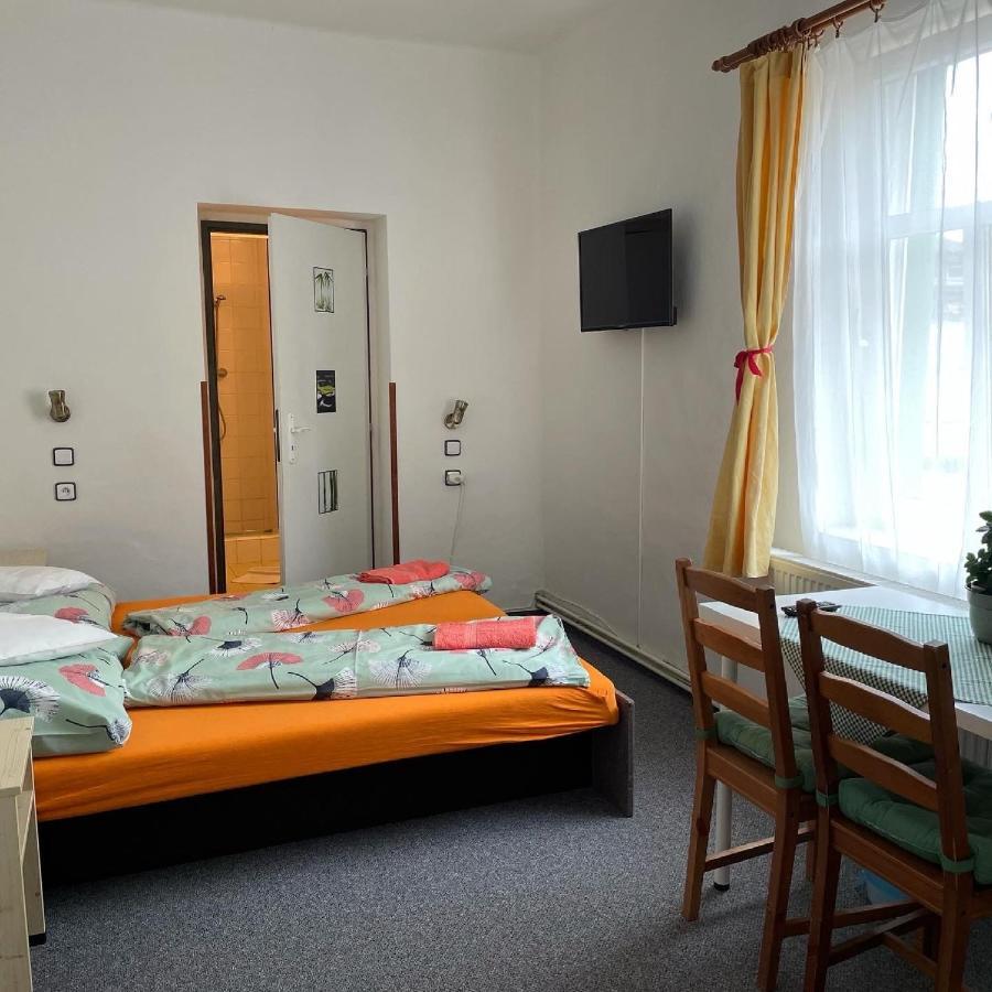 Penzion Slunecnice Dvur Králové nad Labem Exterior foto